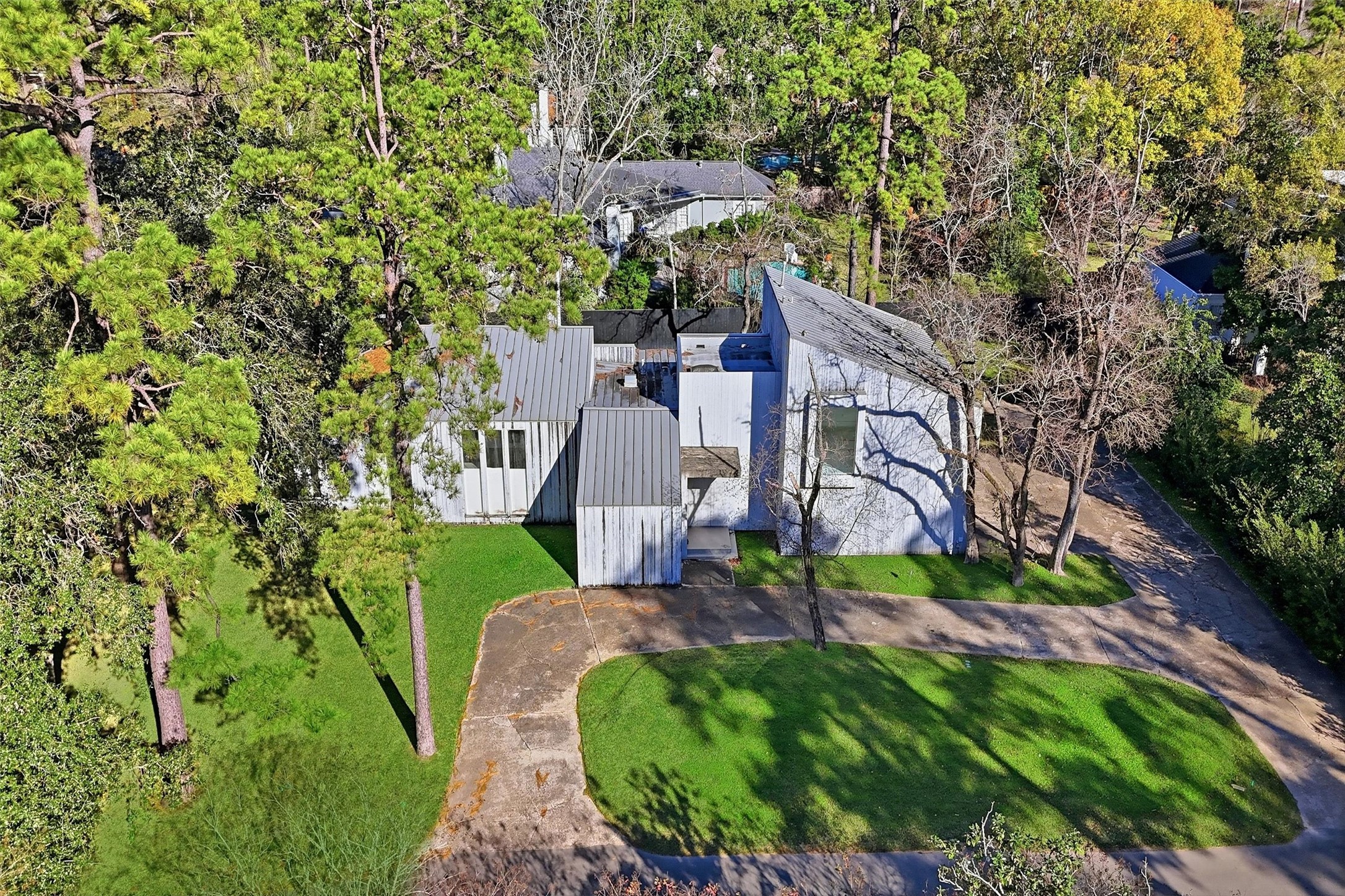 320 Blalock Road Piney Point Village, TX 77024 - Photo 14 of 22 a view of a back yard