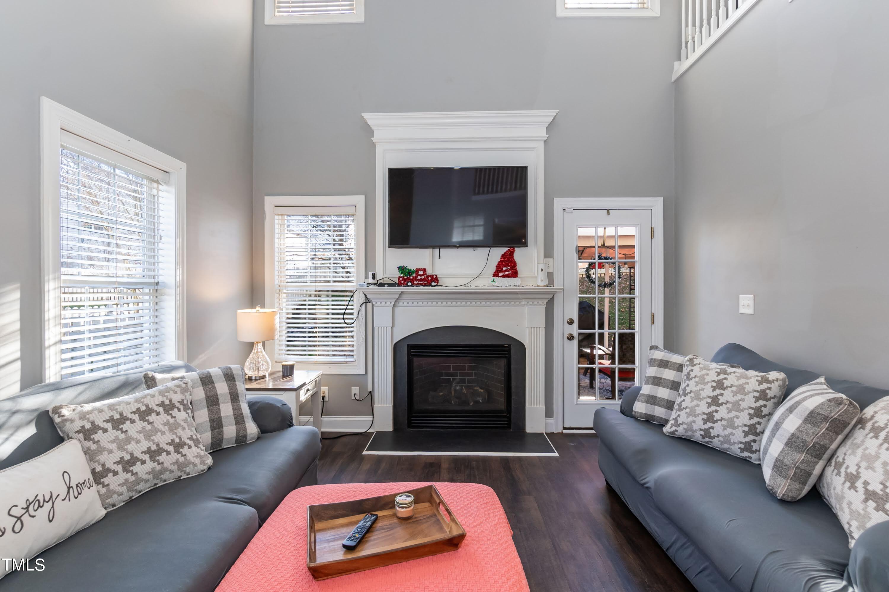 5001 Morning Edge Drive Raleigh, NC 27613 - Photo 12 of 25 Living 02 (1)