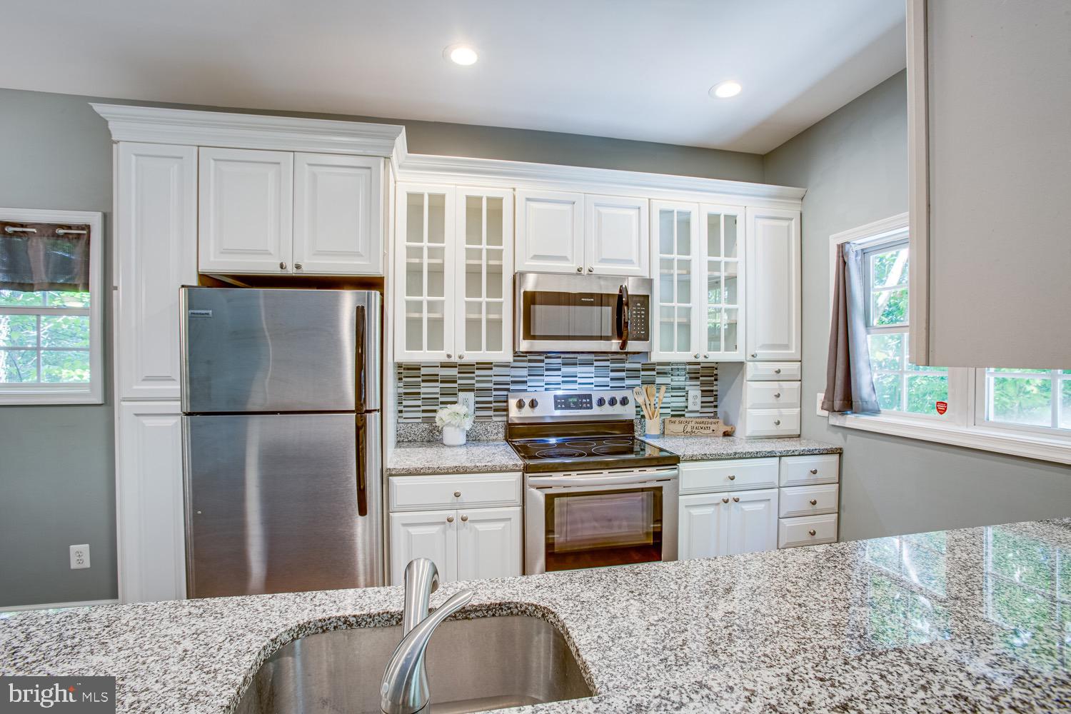 218 Cedar Ridge Drive Ruther Glen, VA 22546 - Photo 11 of 30 Beautiful backsplash