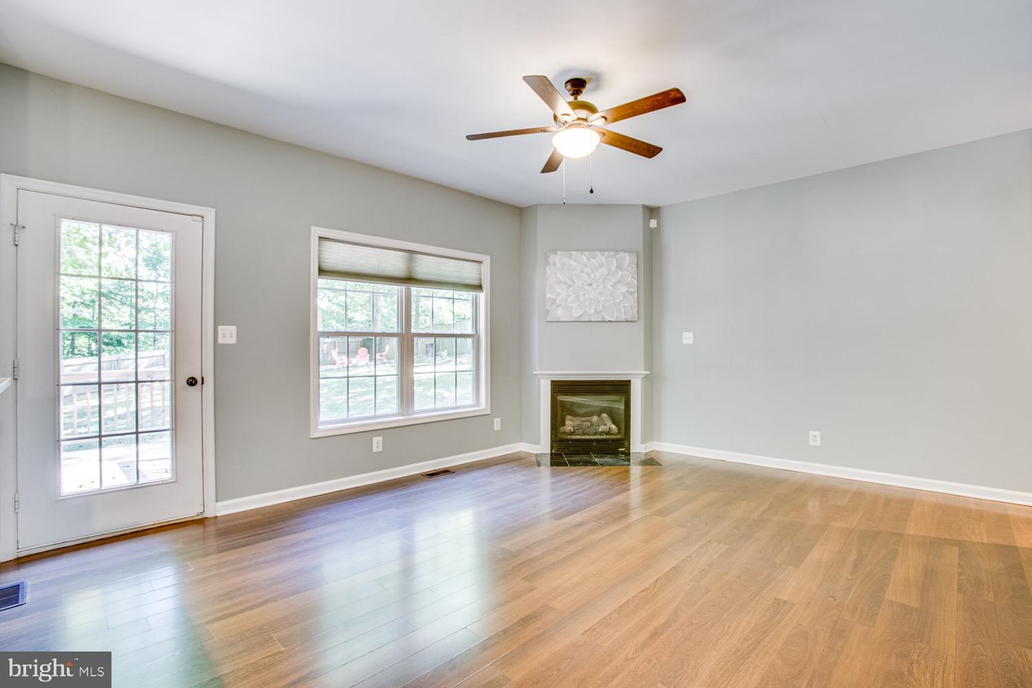 218 Cedar Ridge Drive Ruther Glen, VA 22546 - Photo 4 of 30 Lots of natural light