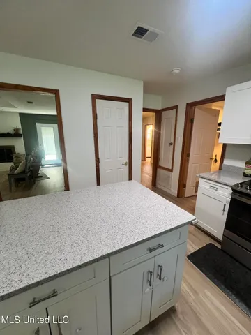 $1,870 | 11258 Laura Lane, Gulfport, MS 39503