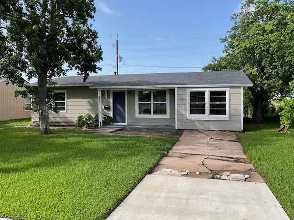 $128,999 | 815 West 12th Street, Freeport, TX 77541