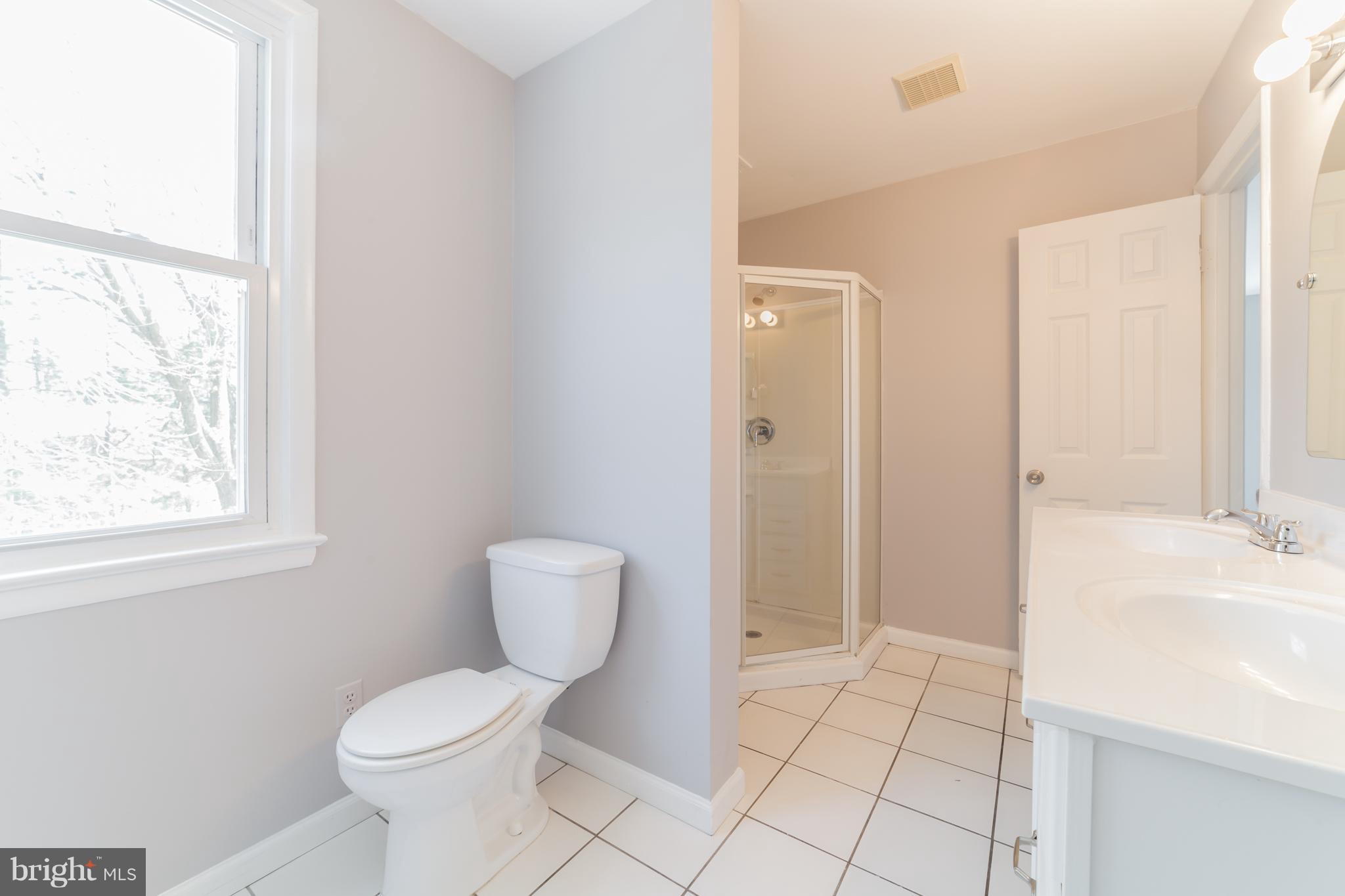 321 Duxbury Road Silver Spring, MD 20905 - Photo 20 of 30 Bath