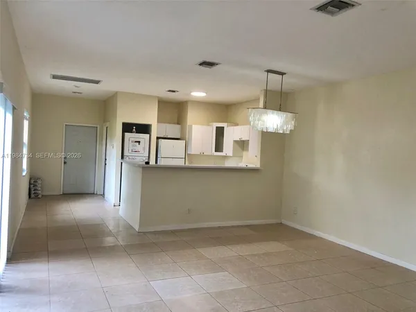 $3,000 | 1008 Northwest 2nd Avenue, Hallandale Beach, FL 33009
