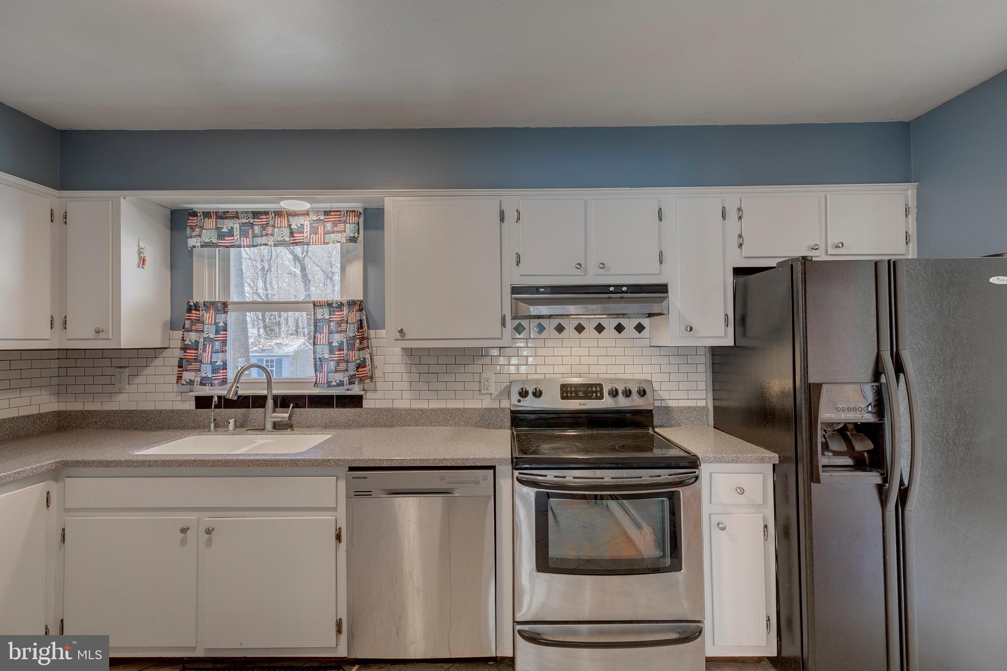 236 Hickory Point Road Pasadena, MD 21122 - Photo 12 of 32 Gallery Image 12