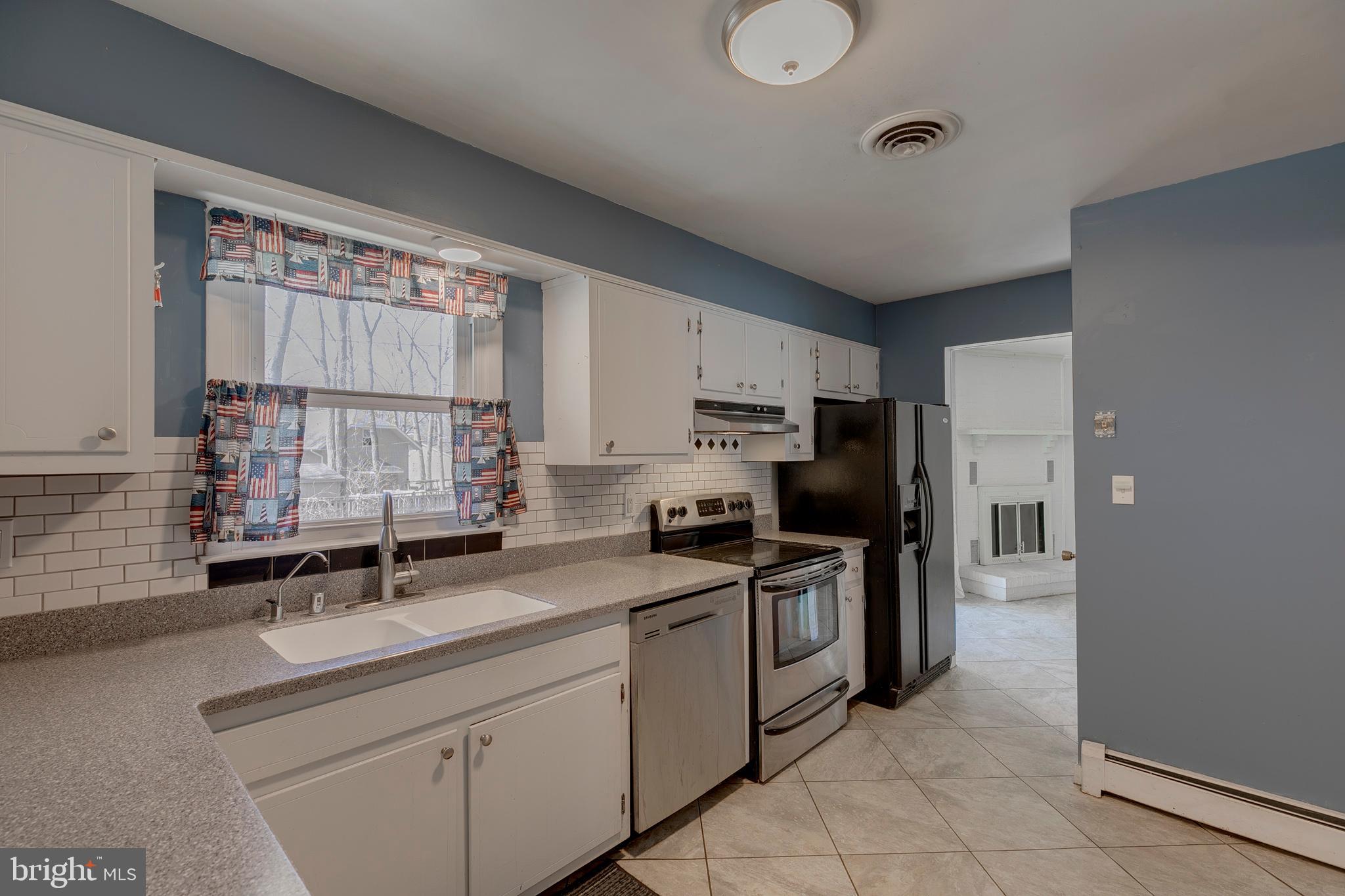 236 Hickory Point Road Pasadena, MD 21122 - Photo 13 of 32 Gallery Image 13