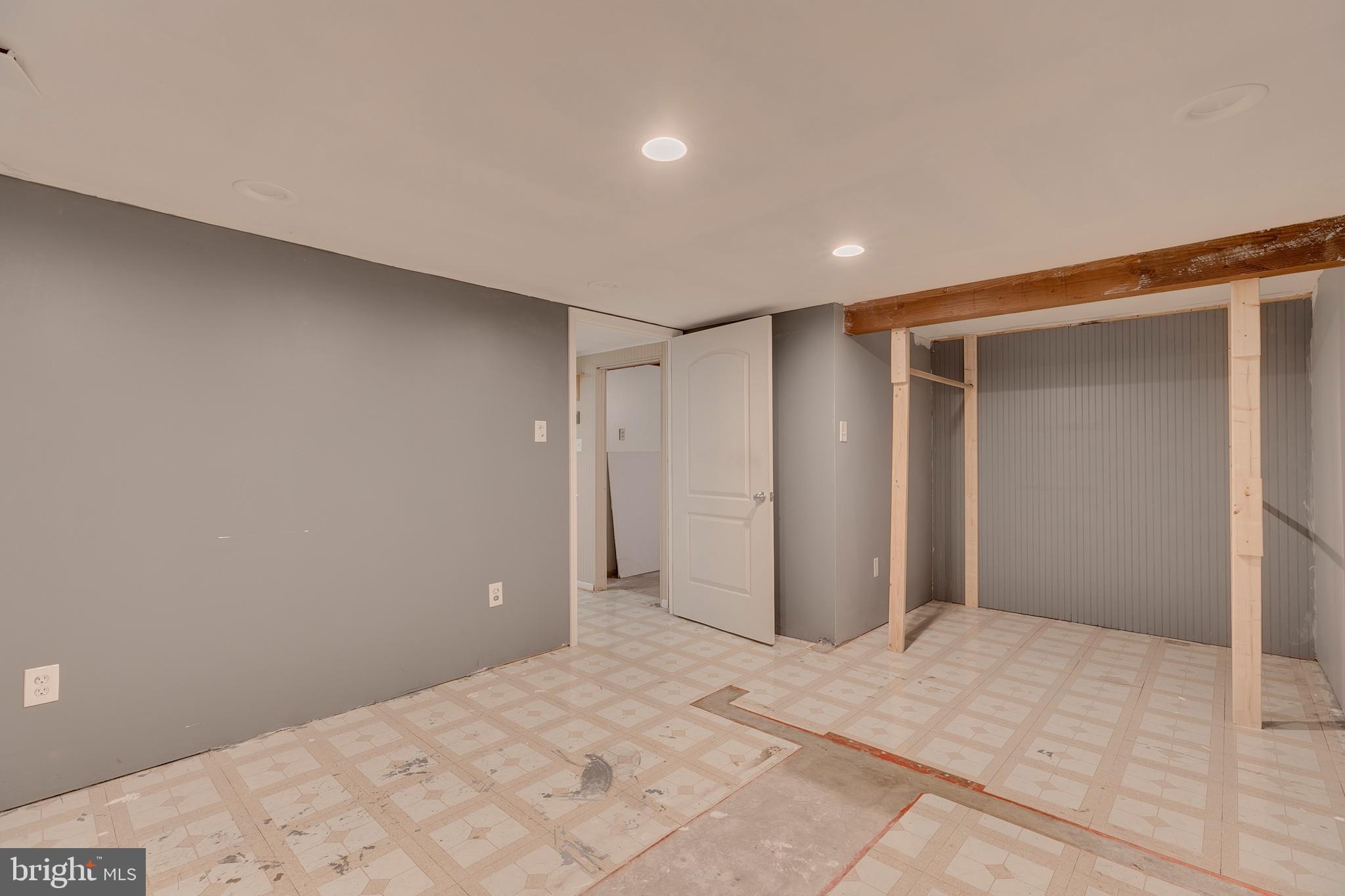 236 Hickory Point Road Pasadena, MD 21122 - Photo 25 of 32 Gallery Image 25