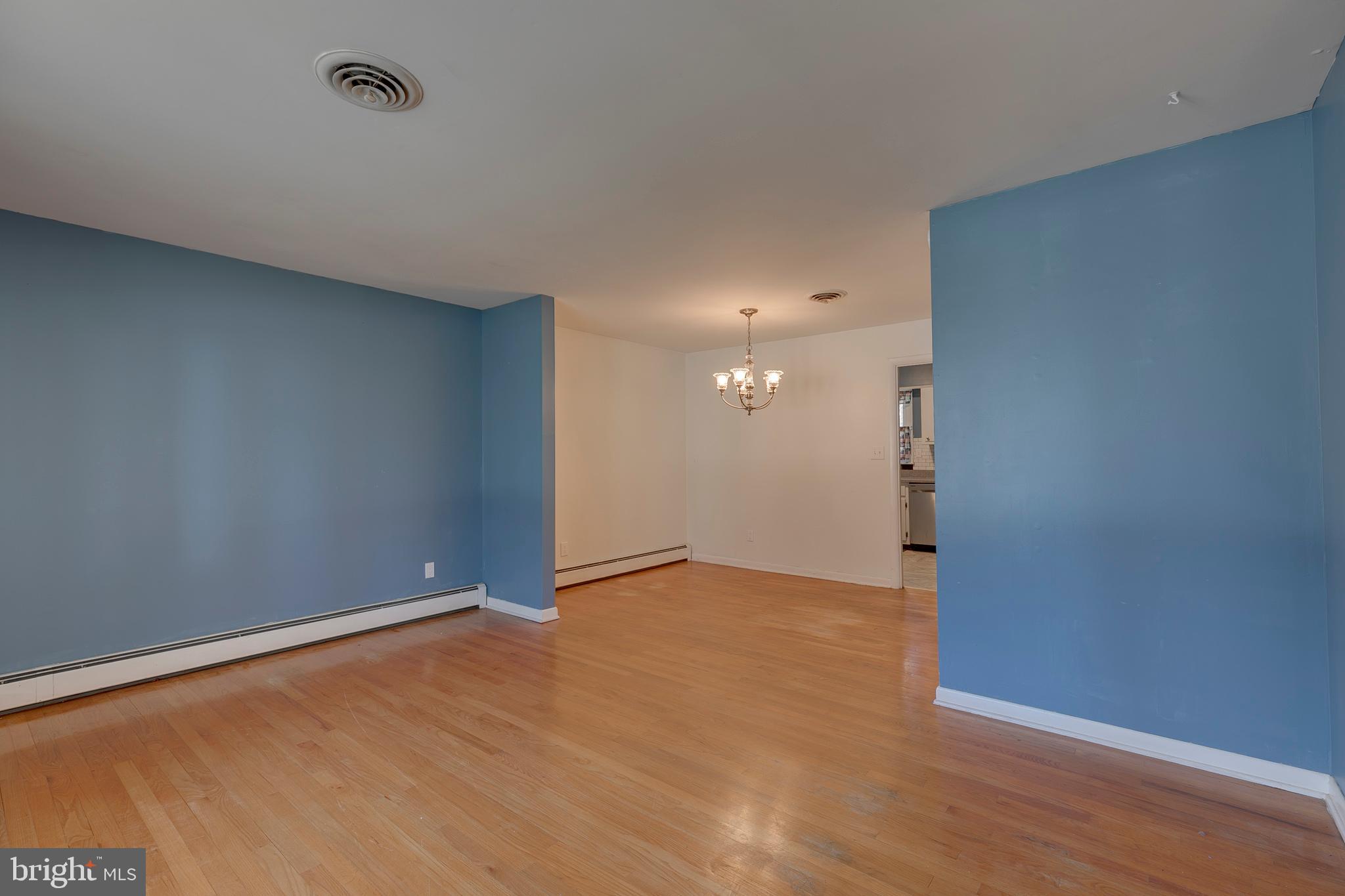 236 Hickory Point Road Pasadena, MD 21122 - Photo 6 of 32 Gallery Image 6