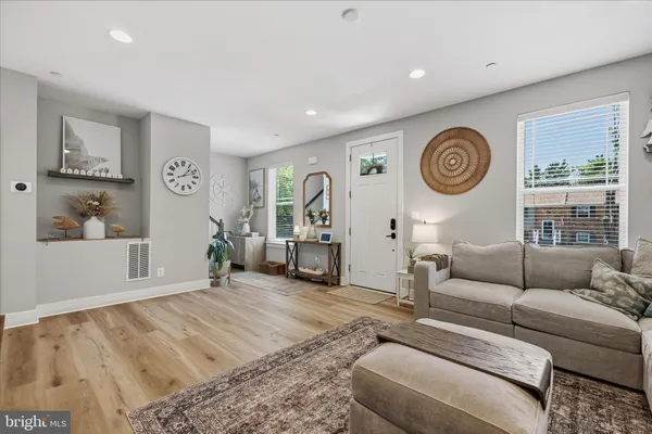 $624,900 | 209 Pennsylvania Avenue, Pasadena, MD 21122