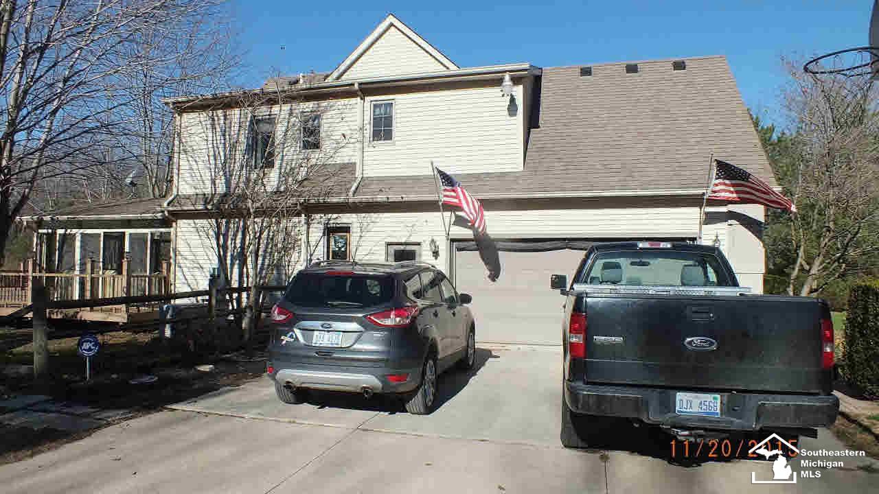 8725 Summerfield Road Lambertville, MI 48144 - Photo 5 of 23 Attached garage