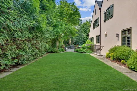 $3,750,000 | 24 Homesdale Road, Bronxville, NY 10708
