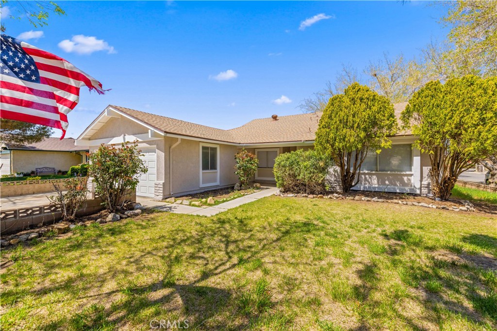 1155 East Lingard St