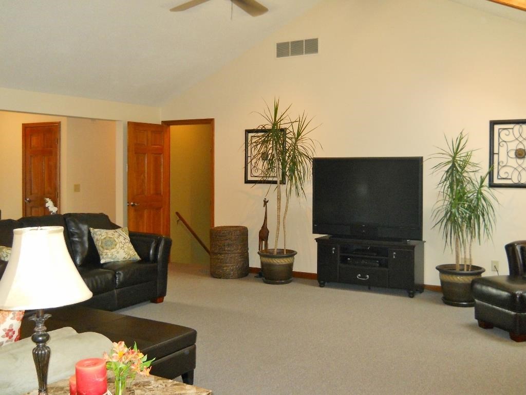 6421 Shadow Ridge Run Fort Wayne, IN 46804 - Photo 6 of 29 Gallery Image 6