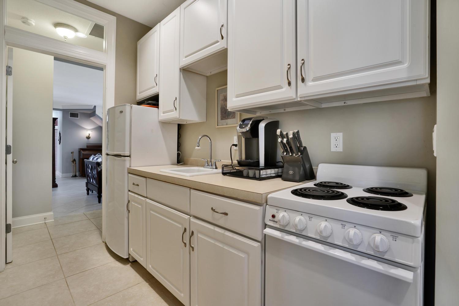 2637 Northwest S Shore Road Stuart, FL 34994 - Photo 17 of 45 Apartment Kitchen