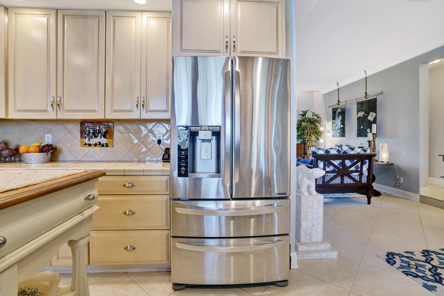2637 Northwest S Shore Road Stuart, FL 34994 - Photo 28 of 45 Kitchen