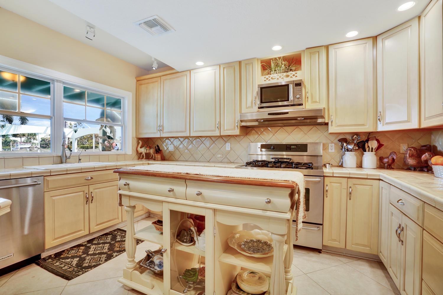 2637 Northwest S Shore Road Stuart, FL 34994 - Photo 8 of 45 Kitchen