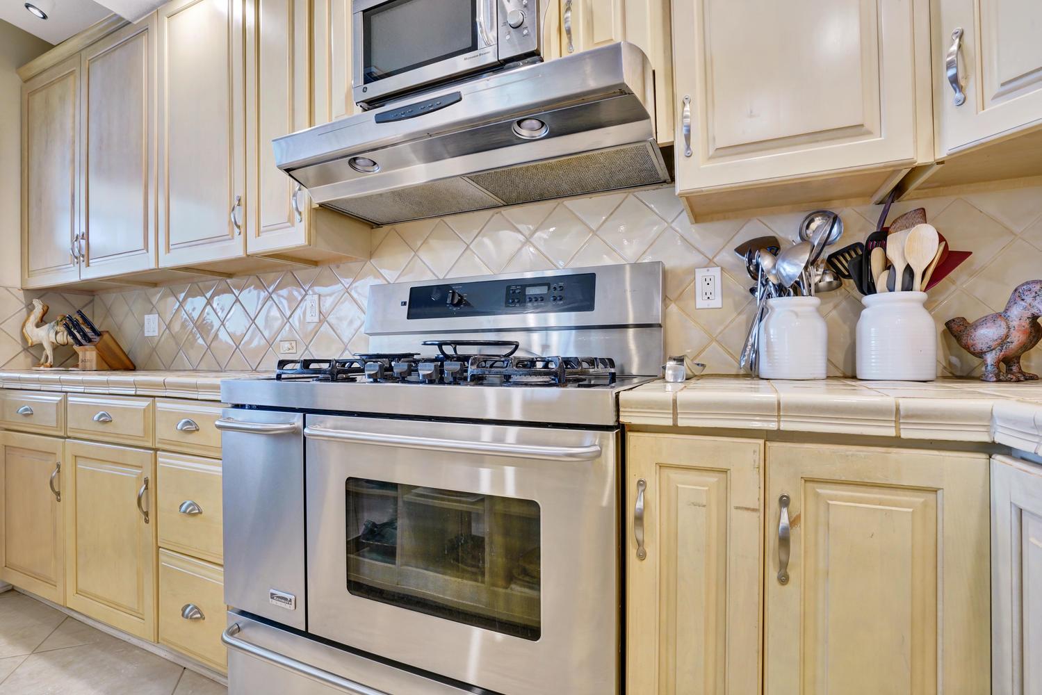 2637 Northwest S Shore Road Stuart, FL 34994 - Photo 9 of 45 Kitchen