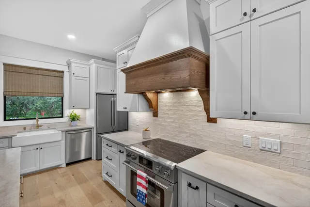 $2,300,000 | 2001 Granite Cove Road, Kingsland, TX 78639