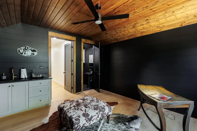 $2,300,000 | 2001 Granite Cove Road, Kingsland, TX 78639