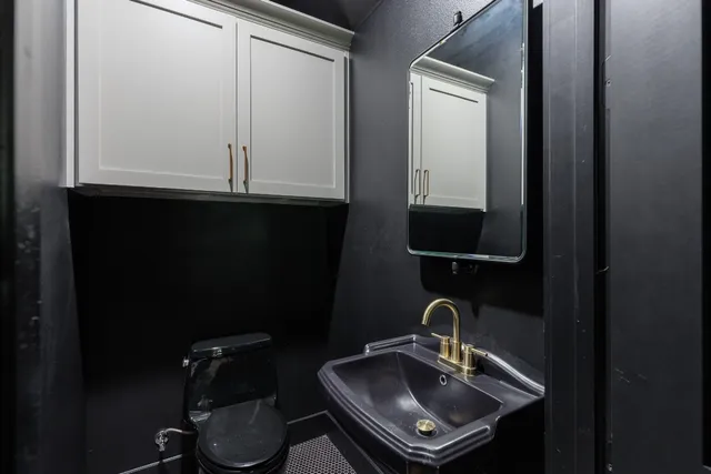 $2,300,000 | 2001 Granite Cove Road, Kingsland, TX 78639