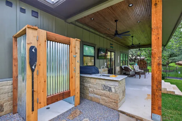 $2,300,000 | 2001 Granite Cove Road, Kingsland, TX 78639