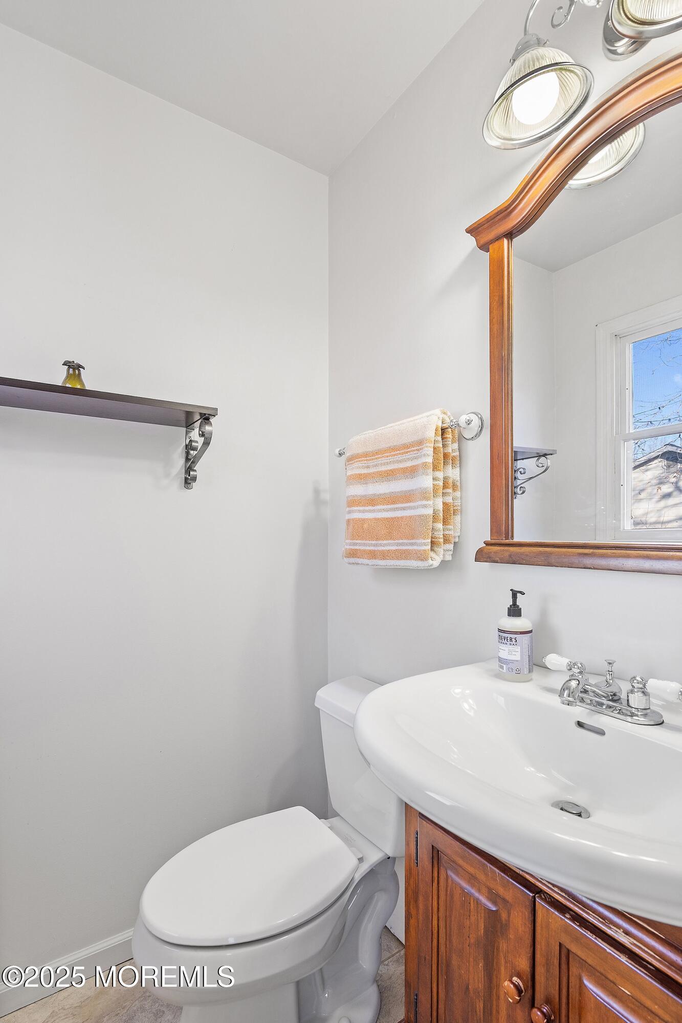 09-Half Bath