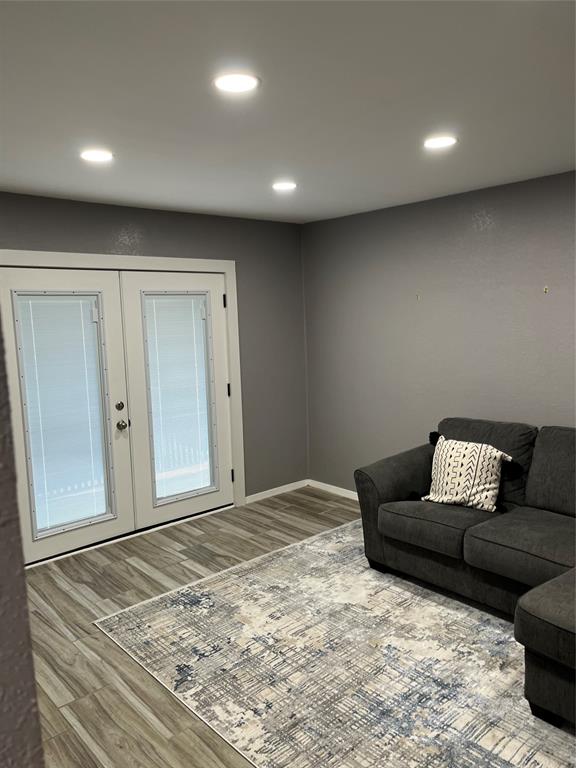 4845 Cedar Springs Road, Unit 170 Dallas, TX 75219 - Photo 9 of 26 a living room with furniture