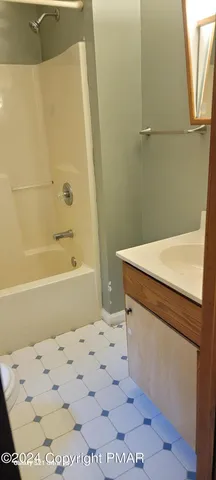 $2,800 | 102 Island Terrace, Milford, PA 18337