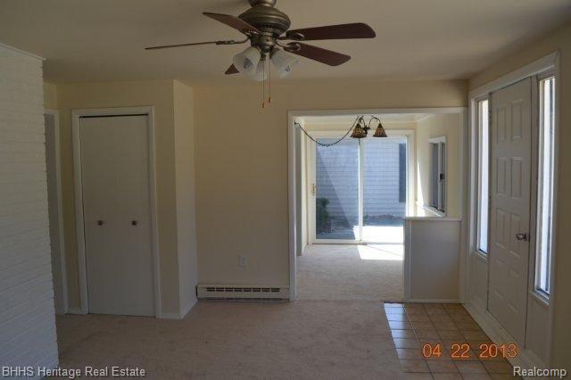 5600 Crooked Lake Road Howell, MI 48843 - Photo 9 of 25 Living room