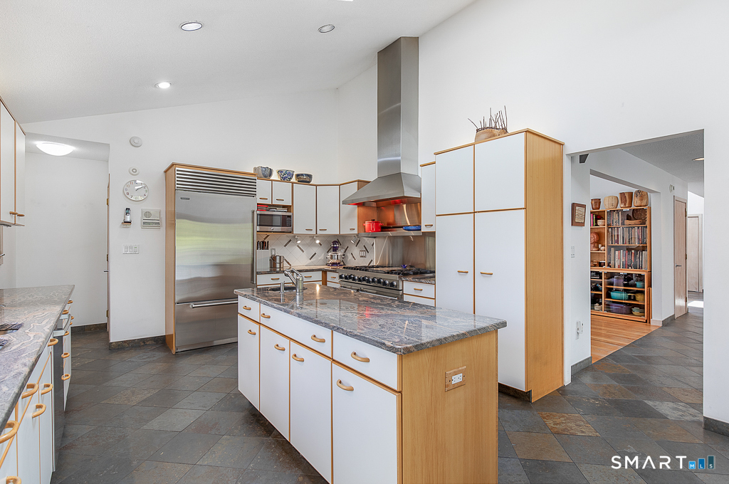 54 Rock Hill Road Woodbridge, CT 06525 - Photo 14 of 40