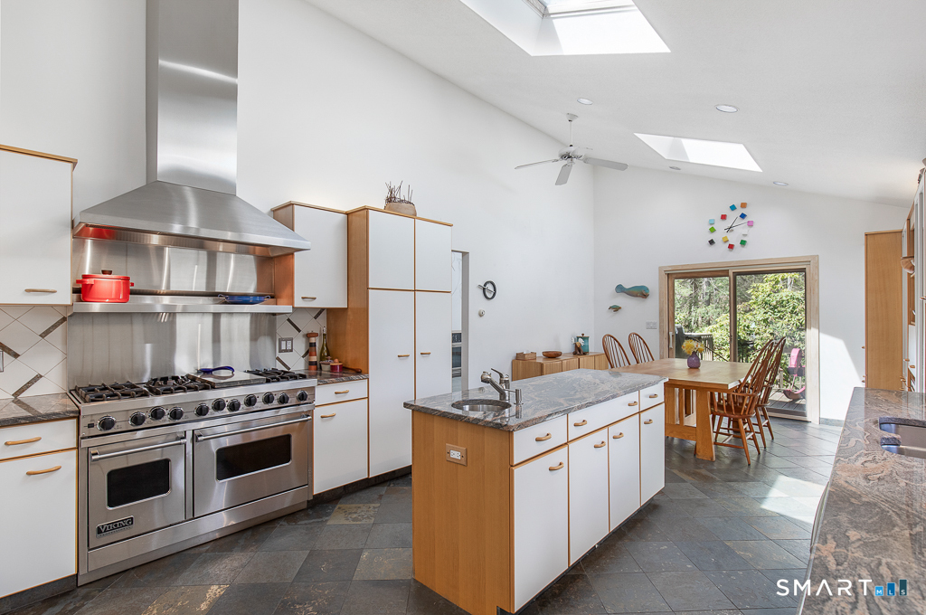 54 Rock Hill Road Woodbridge, CT 06525 - Photo 15 of 40