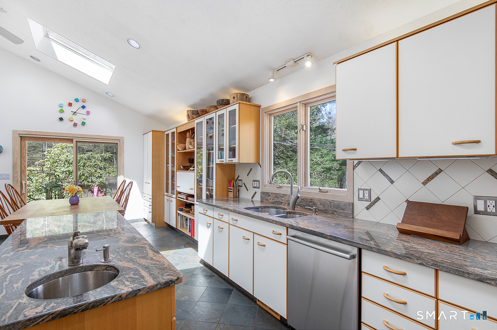 54 Rock Hill Road Woodbridge, CT 06525 - Photo 16 of 40