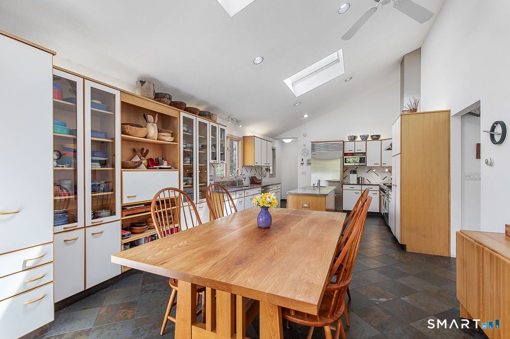 54 Rock Hill Road Woodbridge, CT 06525 - Photo 18 of 40