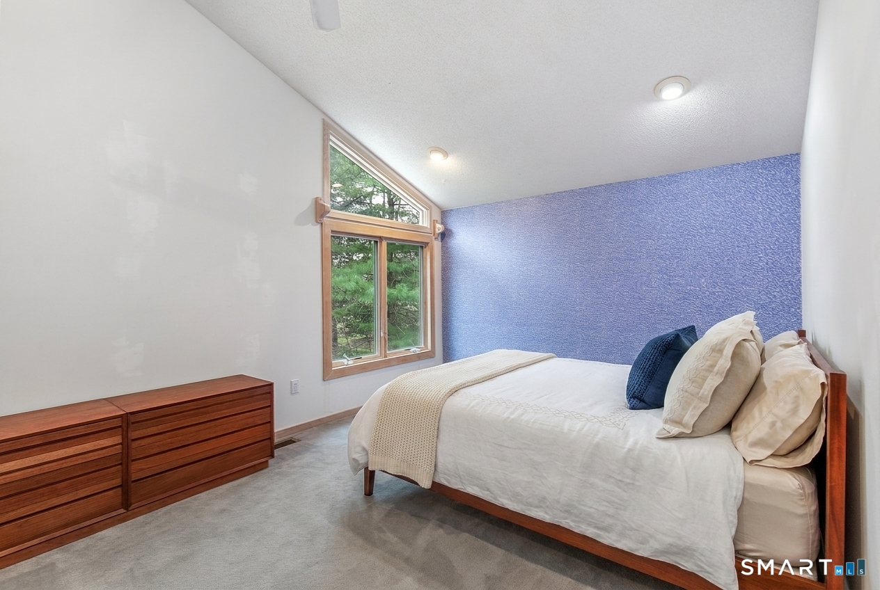 54 Rock Hill Road Woodbridge, CT 06525 - Photo 28 of 40