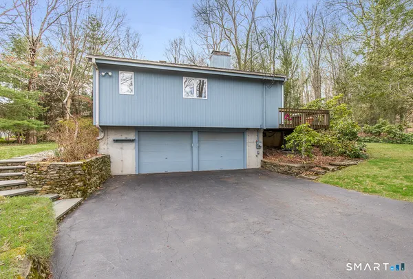 $849,000 | 54 Rock Hill Road, Woodbridge, CT 06525