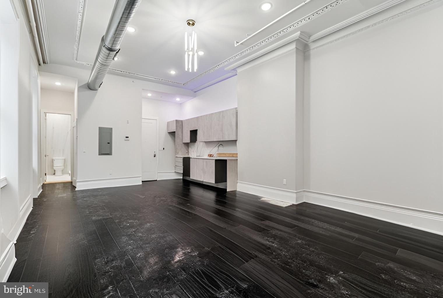 1822 Chestnut Street, Unit 2R Philadelphia, PA 19103 - Photo 3 of 11