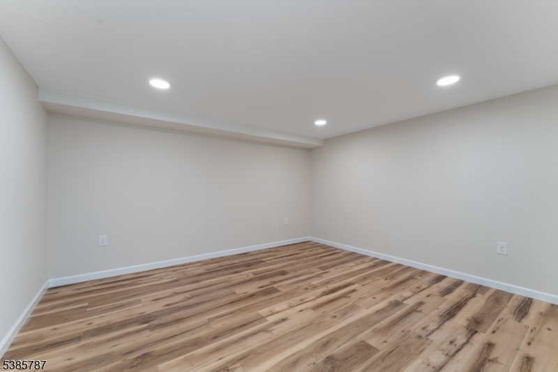 4 Lingert Avenue Clinton, NJ 08809 - Photo 32 of 43