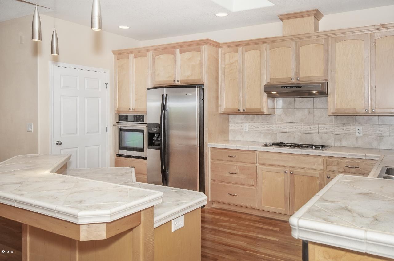 55 Gull Station Depoe Bay, OR 97341 - Photo 9 of 44 Kitchen