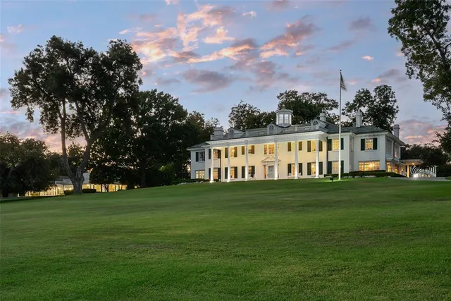 a view of building with garden