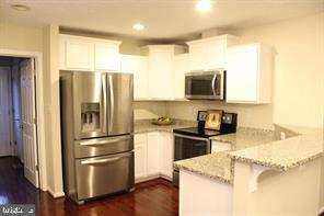 340 Forest Beach Road Annapolis, MD 21409 - Photo 6 of 10 Kitchen