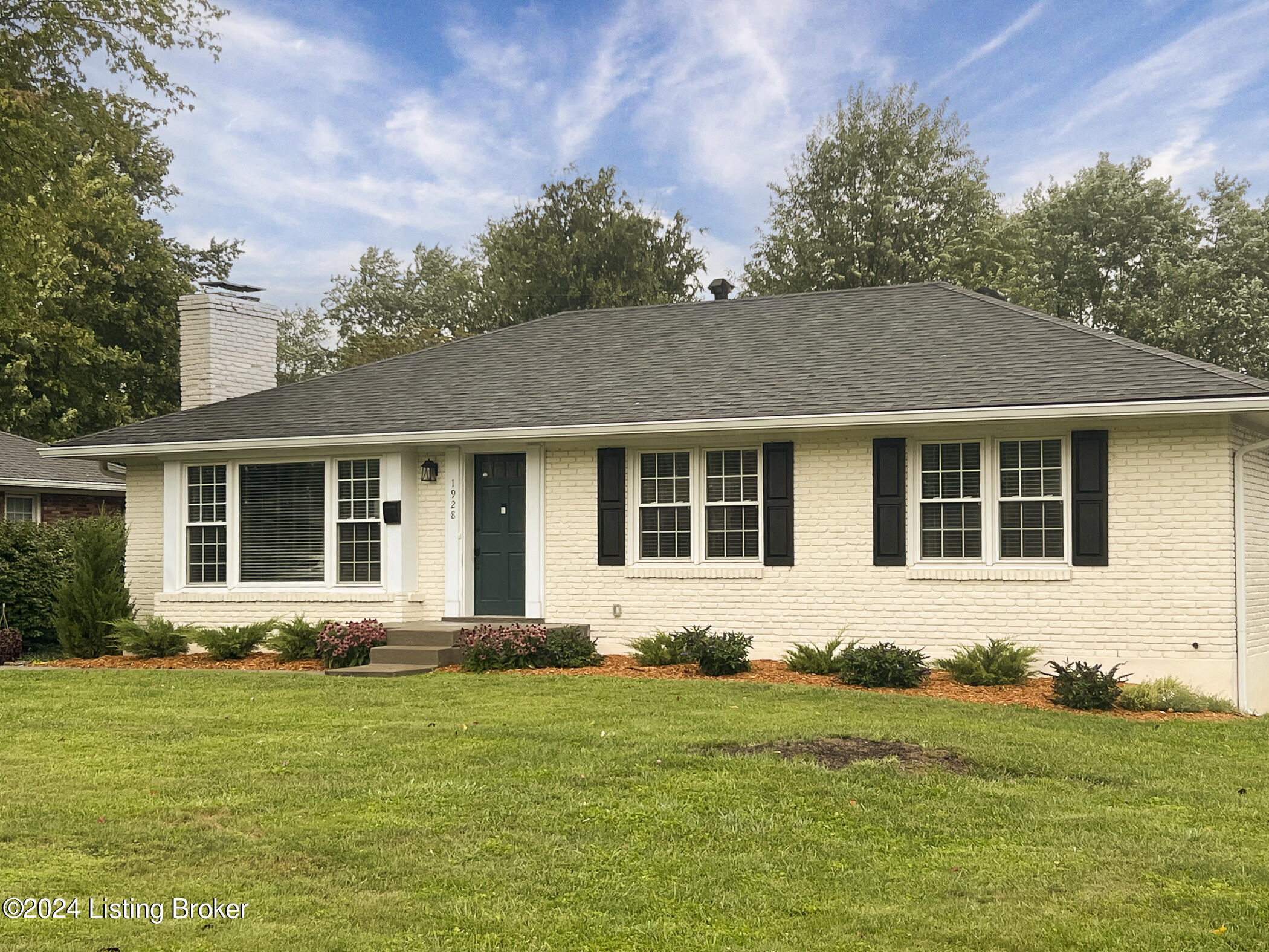 1928 Buttonwood Road Louisville, KY 40222 - Photo 3 of 46 Front exterior