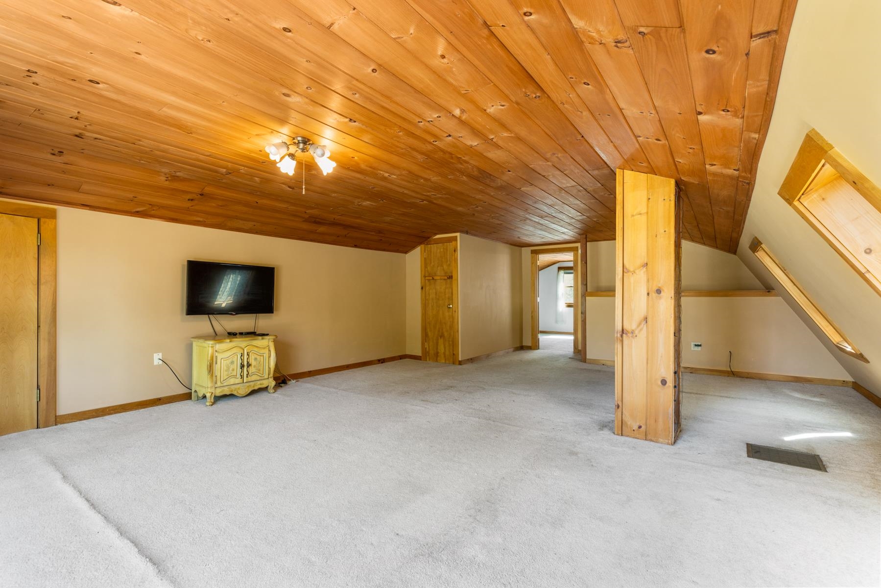 100 Flagg Road Rochester, NH 03839 - Photo 17 of 26