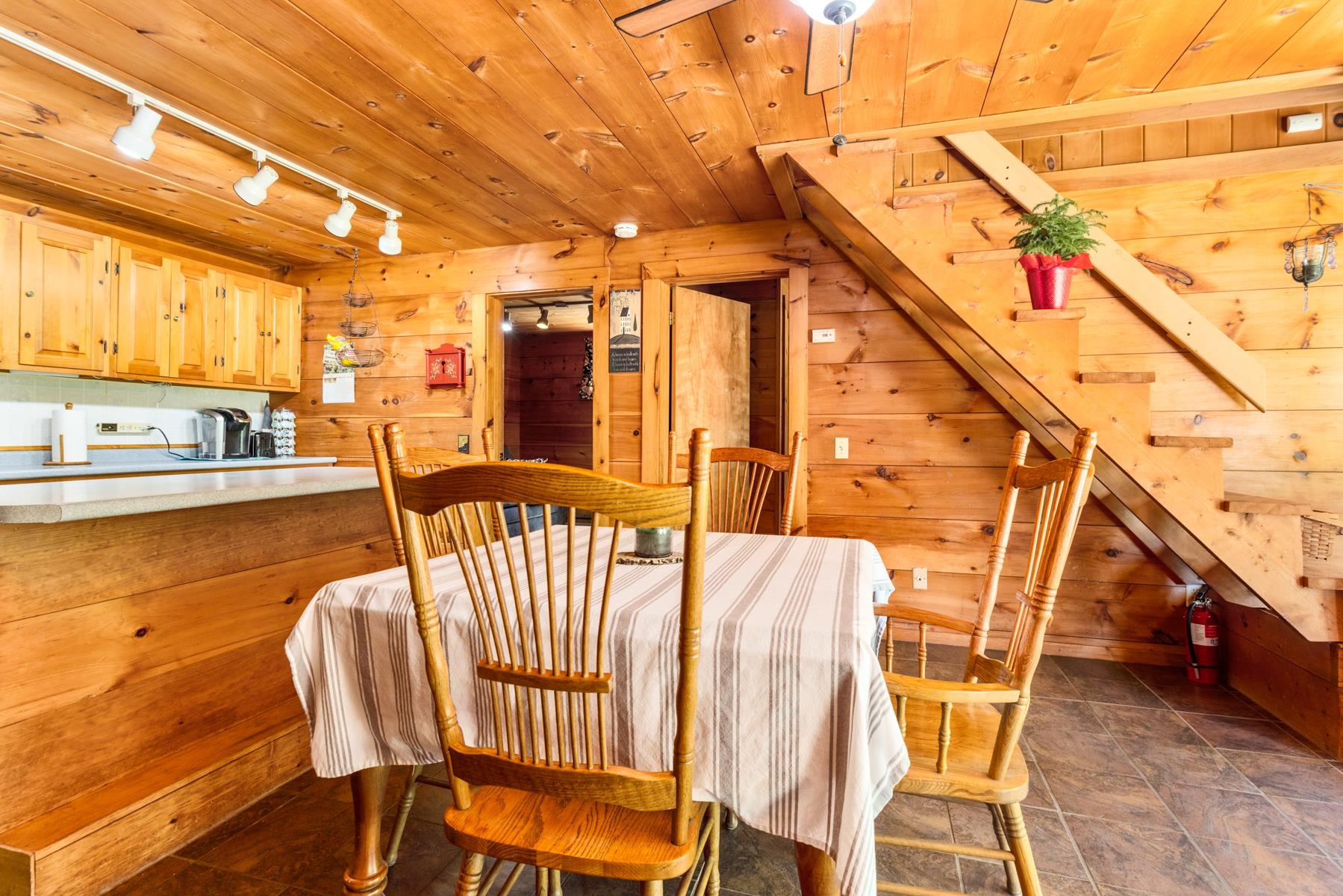 100 Flagg Road Rochester, NH 03839 - Photo 6 of 26