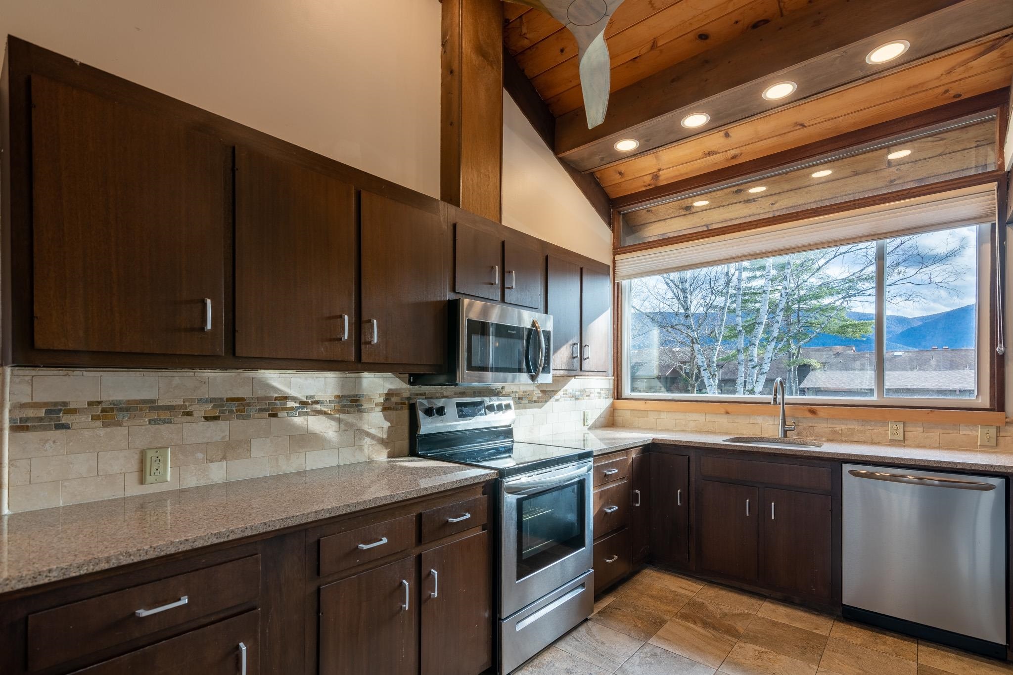 21 Murray Hill Heights Road, Unit 21 Manchester, VT 05255 - Photo 11 of 30 Gallery Image 11