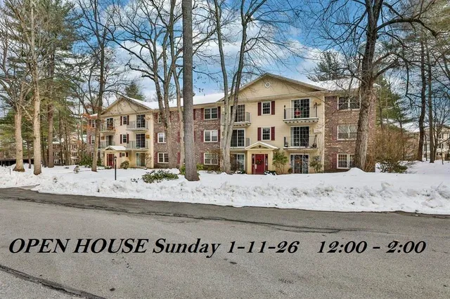 $320,000 | 4-08 Autumn Leaf Drive, Unit 8, Nashua, NH 03060