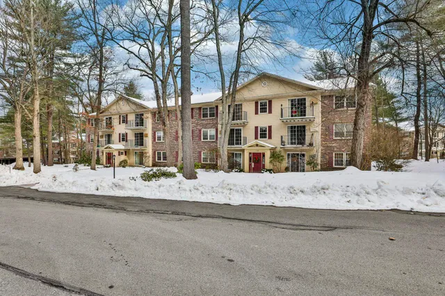 $320,000 | 4-08 Autumn Leaf Drive, Unit 8, Nashua, NH 03060