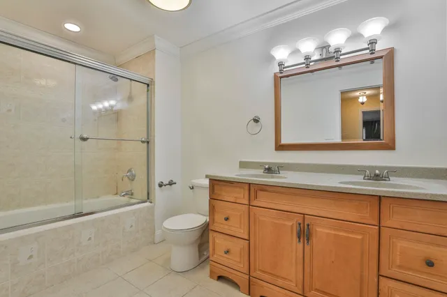 $320,000 | 4-08 Autumn Leaf Drive, Unit 8, Nashua, NH 03060