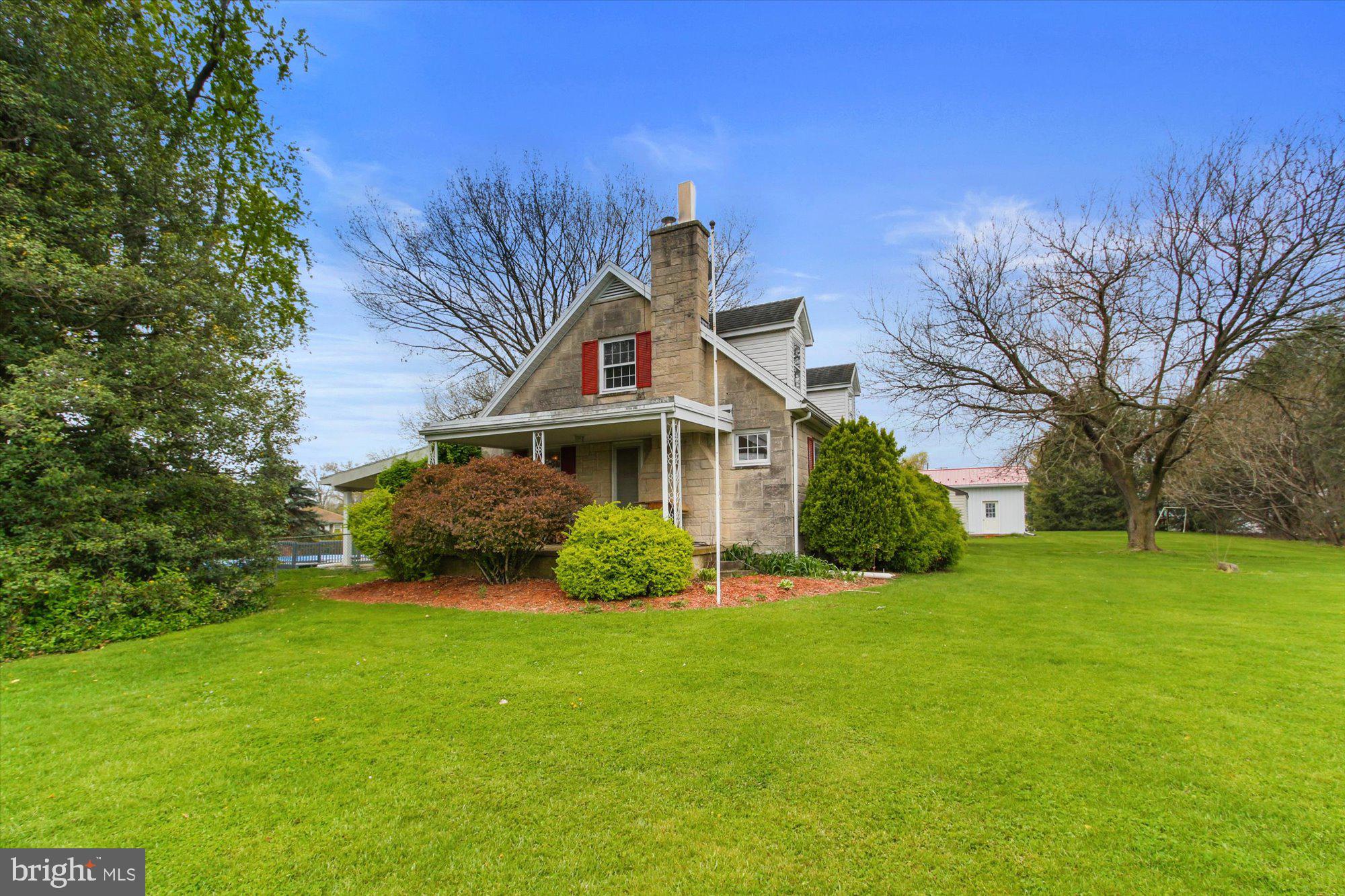 680 Stoverstown Road York, PA 17408 - Photo 3 of 36