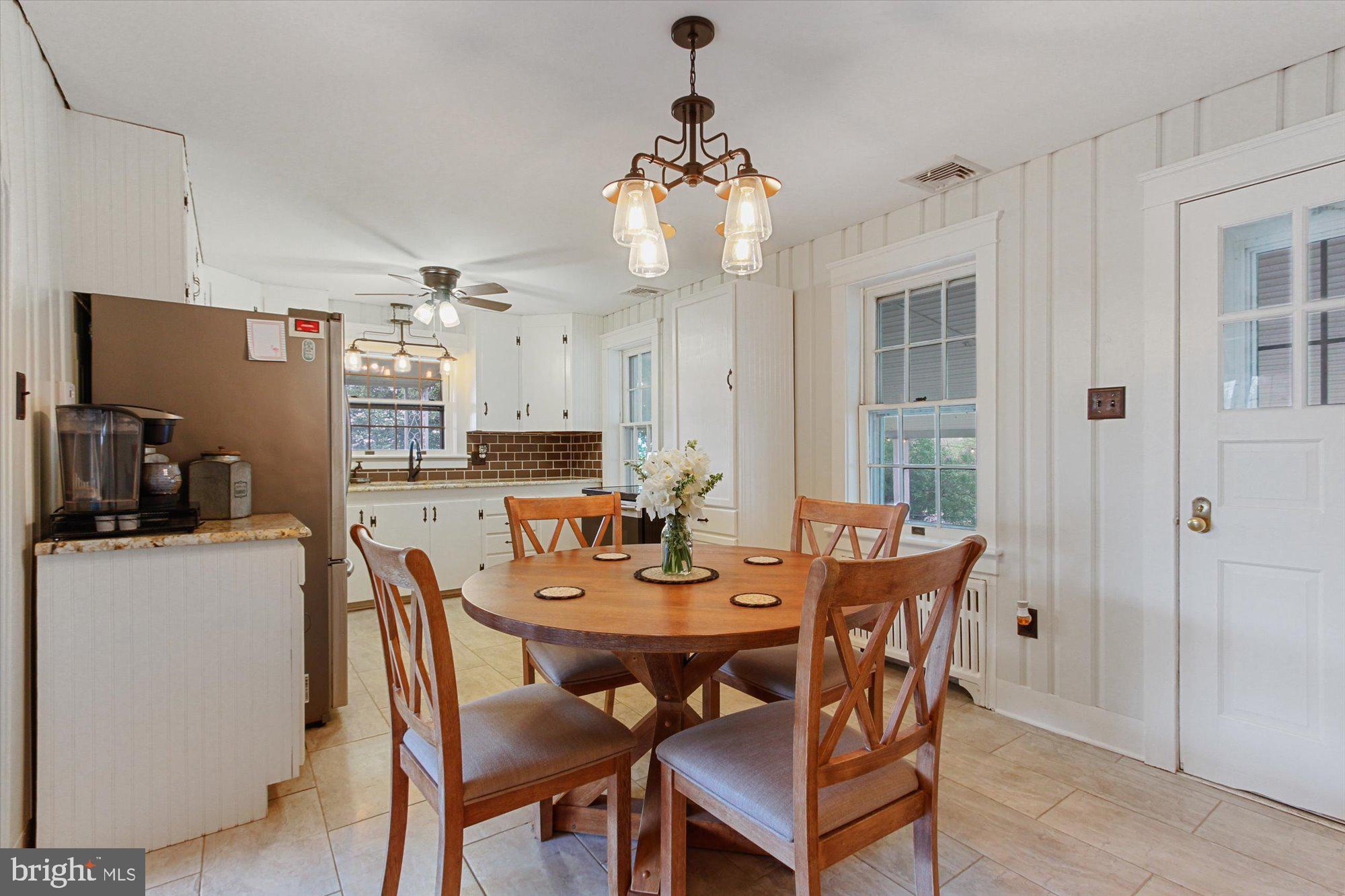 680 Stoverstown Road York, PA 17408 - Photo 7 of 36