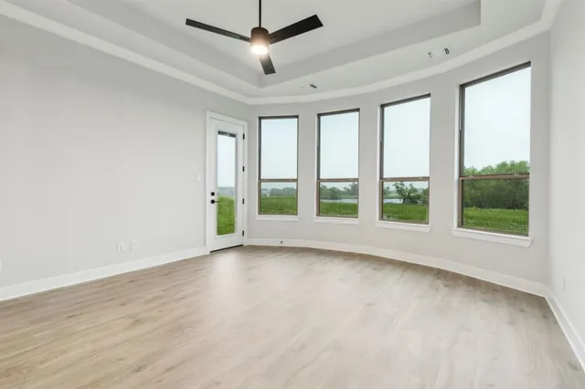 $679,900 | 121 Swan Lake Drive, Waxahachie, TX 75165